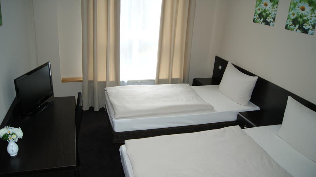 Hotel Pension Eberty Berlin Kültér fotó