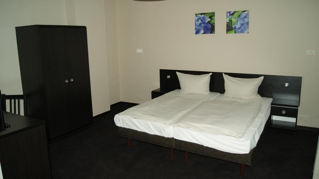 Hotel Pension Eberty Berlin Kültér fotó
