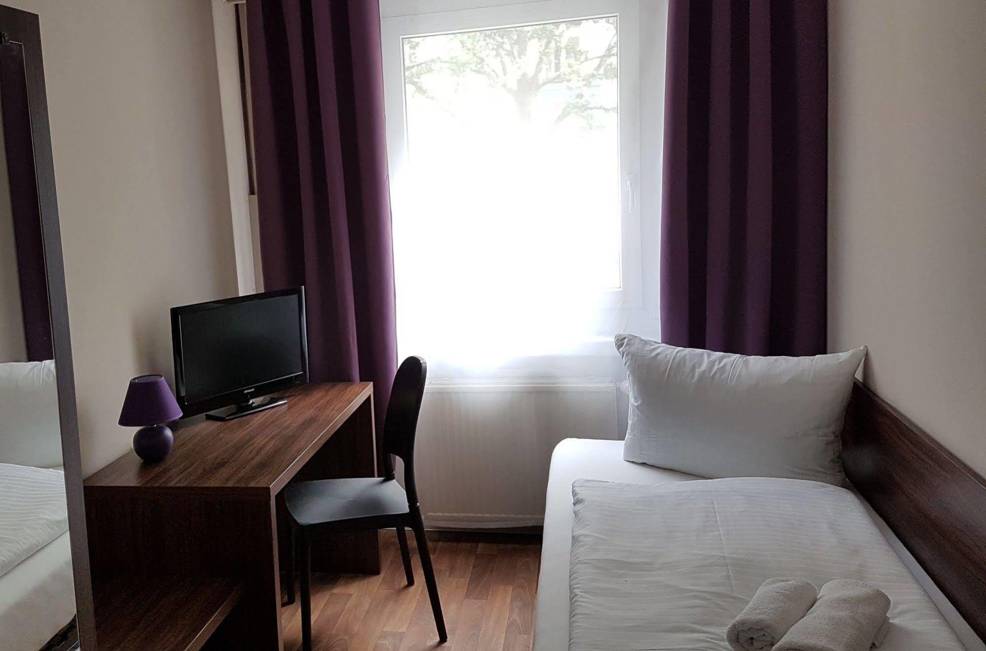 Hotel Pension Eberty Berlin Kültér fotó