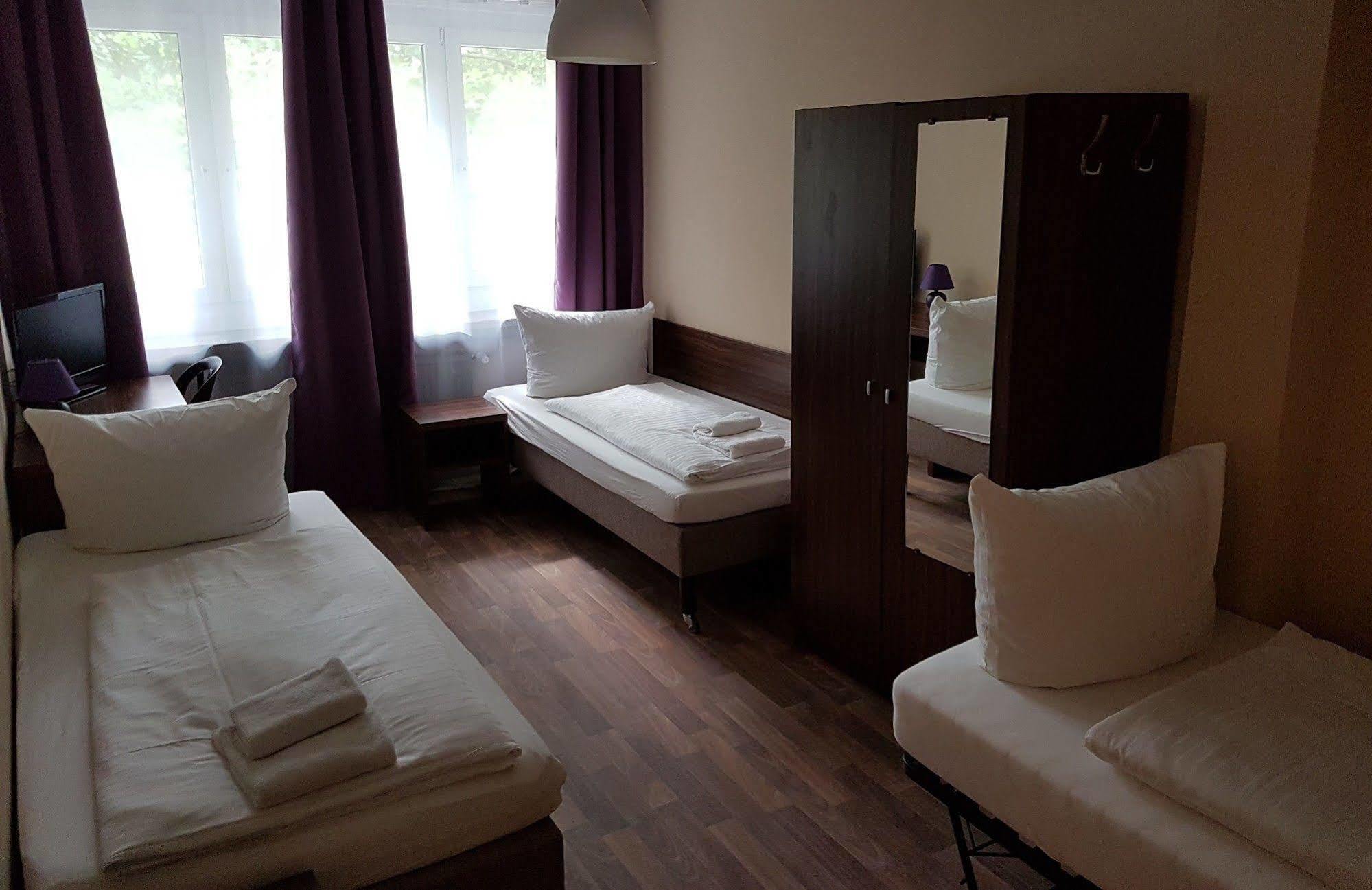 Hotel Pension Eberty Berlin Kültér fotó