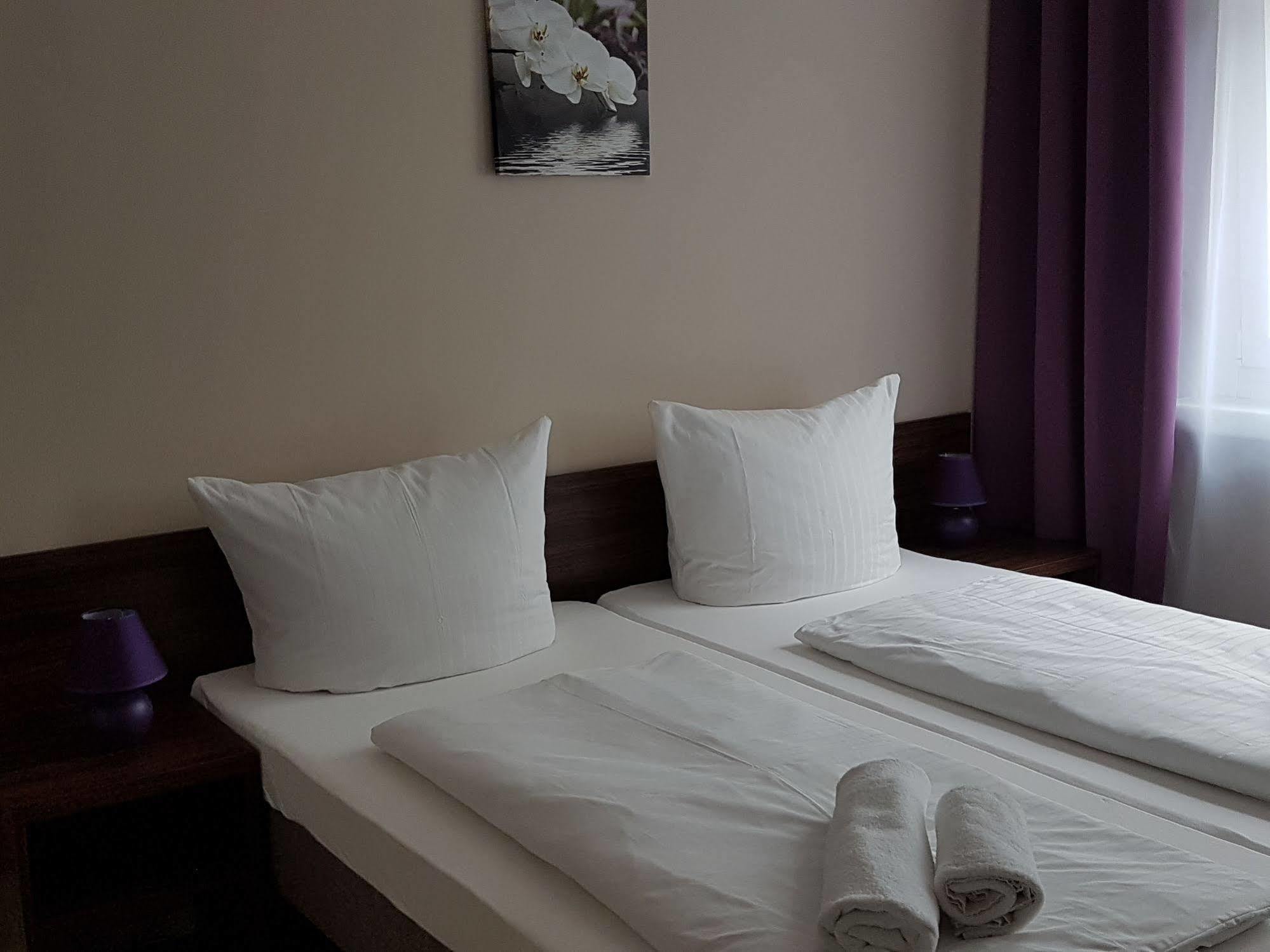 Hotel Pension Eberty Berlin Kültér fotó