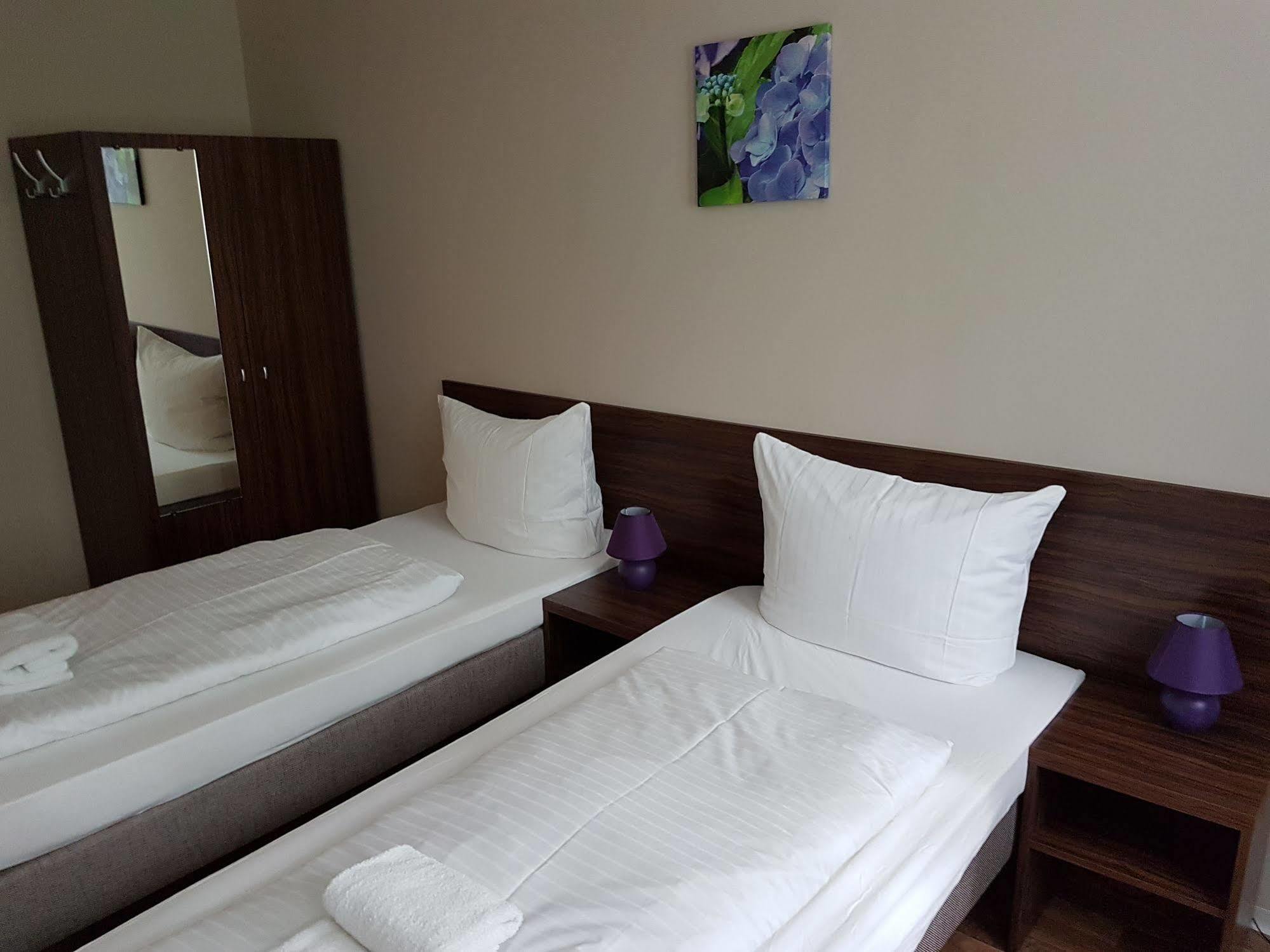 Hotel Pension Eberty Berlin Kültér fotó