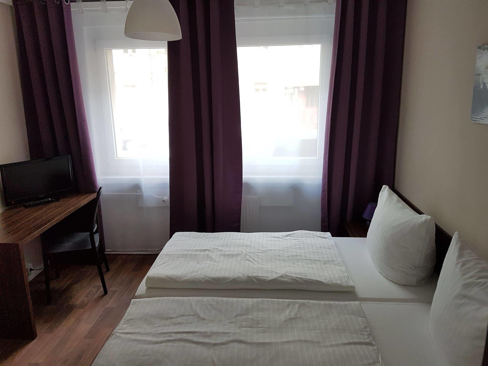 Hotel Pension Eberty Berlin Kültér fotó