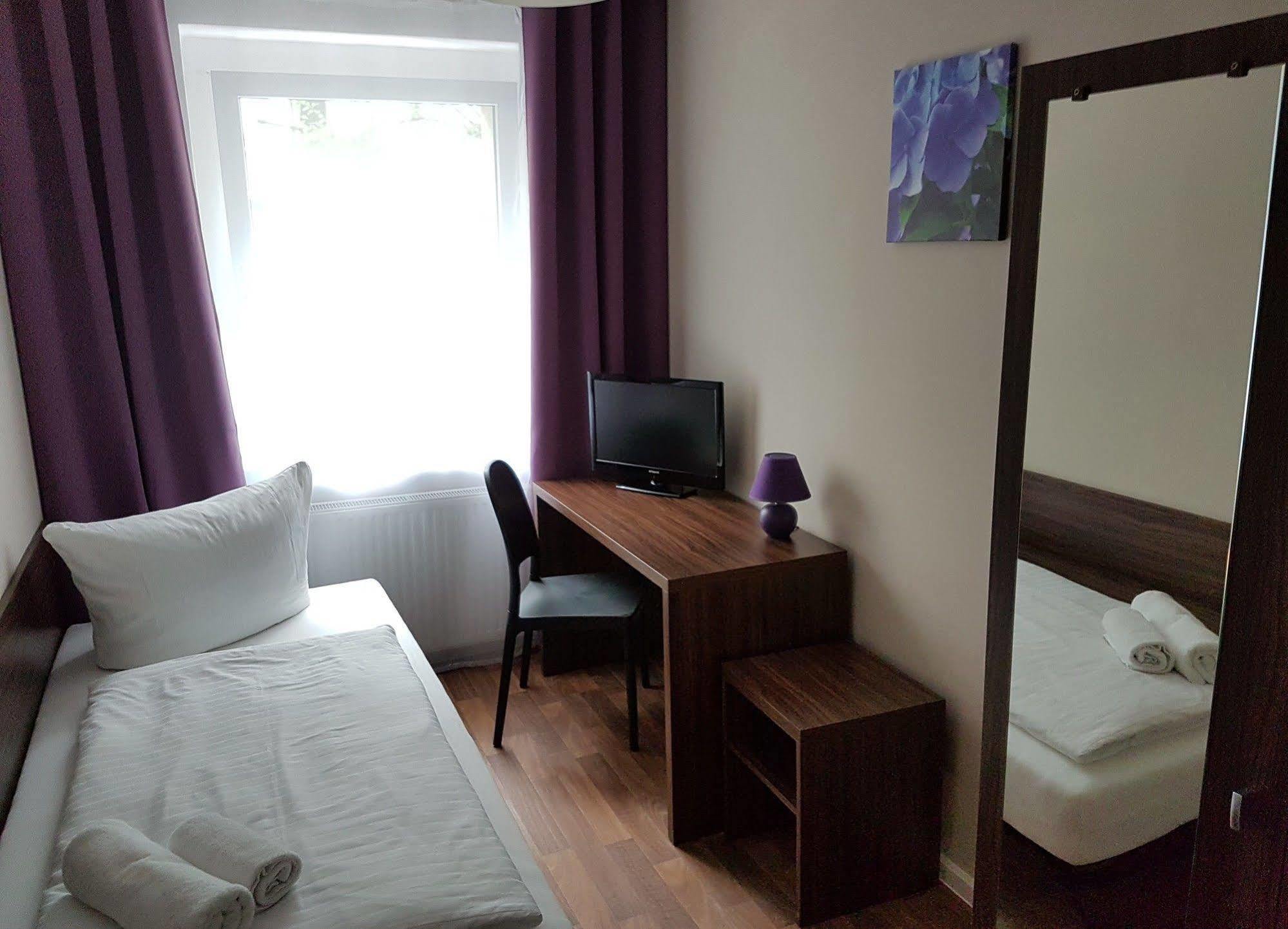 Hotel Pension Eberty Berlin Kültér fotó