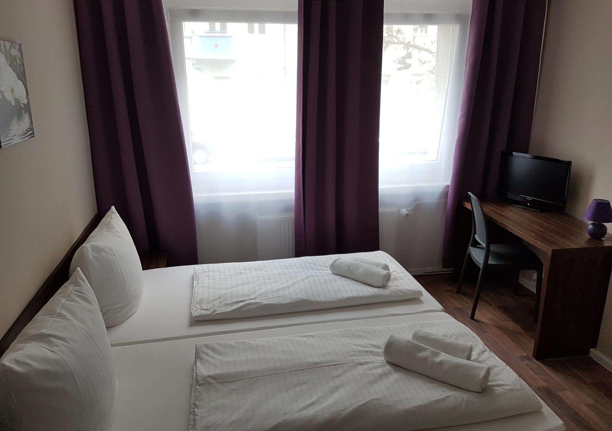 Hotel Pension Eberty Berlin Kültér fotó