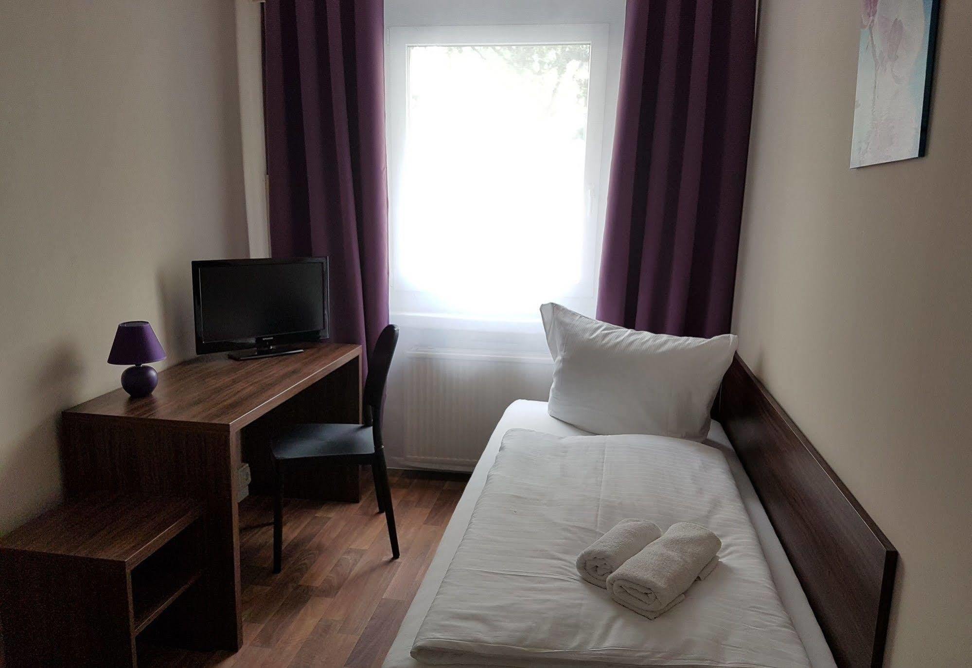 Hotel Pension Eberty Berlin Kültér fotó