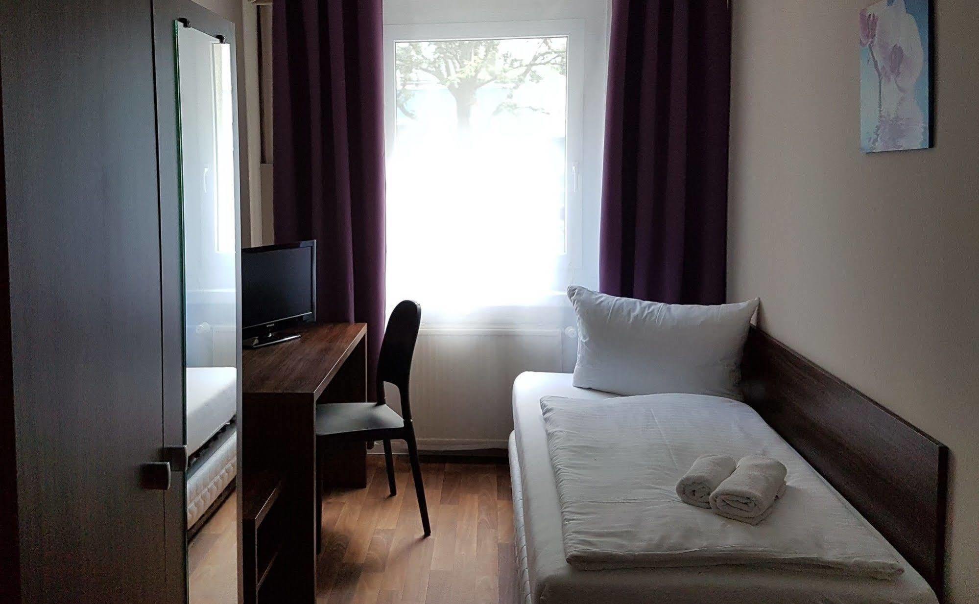 Hotel Pension Eberty Berlin Kültér fotó