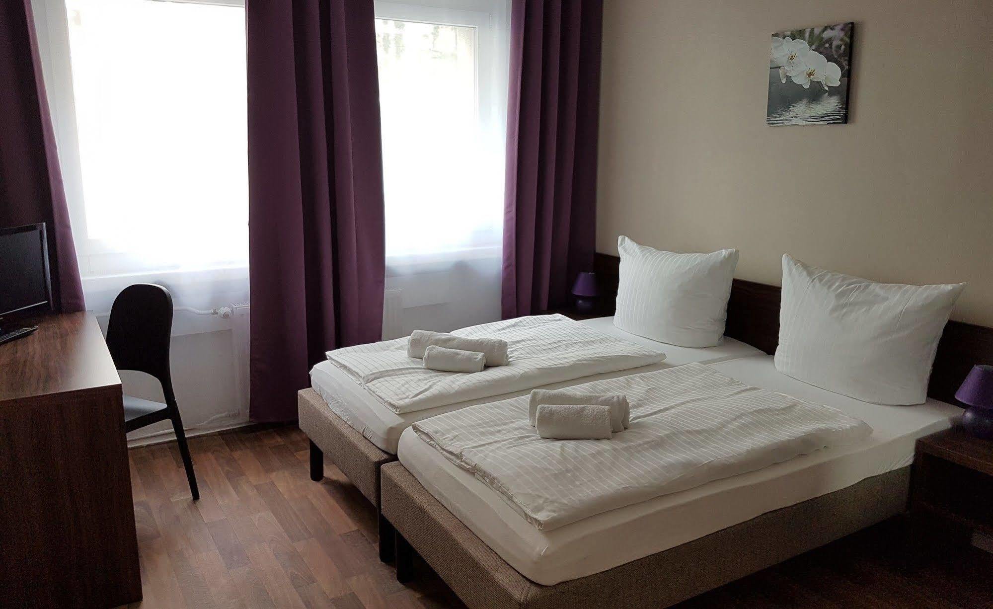 Hotel Pension Eberty Berlin Kültér fotó